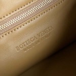 2025年7月7日入荷新作Bottega Veneta   763966  41x20.5x7.5  極品/正規品同様/人気/革/バッグ/AJ工場