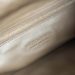2025年7月7日入荷新作Bottega Veneta   763970   54x24x13  極品/正規品同様/人気/革/バッグ/AJ工場