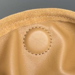 2025年7月7日入荷新作Bottega Veneta   763970   54x24x13  極品/正規品同様/人気/革/バッグ/AJ工場