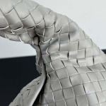 2025年7月7日入荷新作Bottega Veneta   763970   54x24x13  極品/正規品同様/人気/革/バッグ/AJ工場