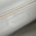 2025年7月7日入荷新作Bottega Veneta   763970   54x24x13  極品/正規品同様/人気/革/バッグ/AJ工場