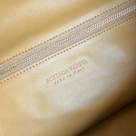 2025年7月7日入荷新作Bottega Veneta   763970   54x24x13  極品/正規品同様/人気/革/バッグ/AJ工場
