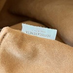 2025年7月7日入荷新作Bottega Veneta   763970   54x24x13  極品/正規品同様/人気/革/バッグ/AJ工場