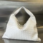 2025年7月7日入荷新作Bottega Veneta   763970   54x24x13  極品/正規品同様/人気/革/バッグ/AJ工場
