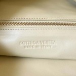 2025年7月7日入荷新作Bottega Veneta   763970   54x24x13  極品/正規品同様/人気/革/バッグ/AJ工場
