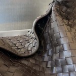 2025年7月7日入荷新作Bottega Veneta   763970   54x24x13  極品/正規品同様/人気/革/バッグ/AJ工場