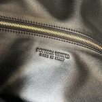 2025年7月7日入荷新作Bottega Veneta   763970   54x24x13  極品/正規品同様/人気/革/バッグ/AJ工場