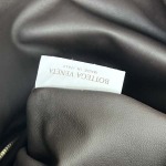 2025年7月7日入荷新作Bottega Veneta    792695  54x24x13  極品/正規品同様/人気/革/バッグ/AJ工場