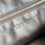 2025年7月7日入荷新作Bottega Veneta  803977  46x21x10  極品/正規品同様/人気/革/バッグ/AJ工場