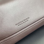 2025年7月7日入荷新作Bottega Veneta  803977  46x21x10  極品/正規品同様/人気/革/バッグ/AJ工場