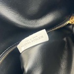 2025年7月7日入荷新作Bottega Veneta  803977  46x21x10   極品/正規品同様/人気/革/バッグ/AJ工場