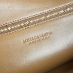 2025年7月7日入荷新作Bottega Veneta   803976    54x24x13  極品/正規品同様/人気/革/バッグ/AJ工場