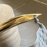 2025年7月7日入荷新作Bottega Veneta  SARDINE  716082    33x20x4   極品/正規品同様/人気/革/バッグ/AJ工場