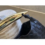 2025年7月7日入荷新作Bottega Veneta  SARDINE  716082    33x20x4   極品/正規品同様/人気/革/バッグ/AJ工場