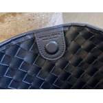 2025年7月7日入荷新作Bottega Veneta  SARDINE  716082    33x20x4   極品/正規品同様/人気/革/バッグ/AJ工場