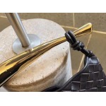 2025年7月7日入荷新作Bottega Veneta  SARDINE  716082    33x20x4   極品/正規品同様/人気/革/バッグ/AJ工場