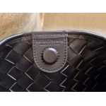 2025年7月7日入荷新作Bottega Veneta  SARDINE  716082    33x20x4   極品/正規品同様/人気/革/バッグ/AJ工場