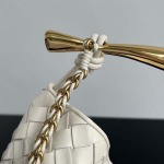 2025年7月7日入荷新作Bottega Veneta2024 SARDINE   776768  33x20x4   極品/正規品同様/人気/革/バッグ/AJ工場