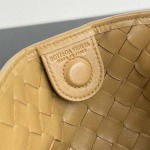 2025年7月7日入荷新作Bottega Veneta2024 SARDINE   776768  33x20x4   極品/正規品同様/人気/革/バッグ/AJ工場
