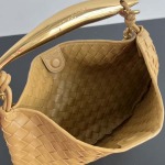 2025年7月7日入荷新作Bottega Veneta2024 SARDINE   776768  33x20x4   極品/正規品同様/人気/革/バッグ/AJ工場