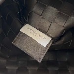 2025年7月7日入荷新作Bottega Veneta2024 SARDINE   776768  33x20x4   極品/正規品同様/人気/革/バッグ/AJ工場