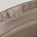 2025年7月7日入荷新作Bottega Veneta 2023Andiamo   743575   45*22*34   極品/正規品同様/人気/革/バッグ/AJ工場