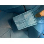 2025年7月7日入荷新作 Bottega Veneta  701915 Cassette  14x14x7  極品/正規品同様/人気/革/バッグ/AJ工場