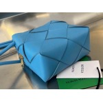 2025年7月7日入荷新作 Bottega Veneta  701915 Cassette  14x14x7  極品/正規品同様/人気/革/バッグ/AJ工場