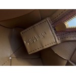 2025年7月7日入荷新作 Bottega Veneta  701915 Cassette  14x14x7  極品/正規品同様/人気/革/バッグ/AJ工場