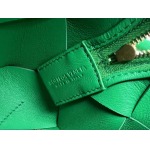 2025年7月7日入荷新作 Bottega Veneta  701915 Cassette  14x14x7  極品/正規品同様/人気/革/バッグ/AJ工場