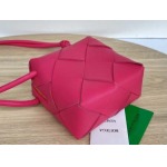 2025年7月7日入荷新作 Bottega Veneta  701915 Cassette  14x14x7  極品/正規品同様/人気/革/バッグ/AJ工場