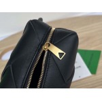 2025年7月7日入荷新作 Bottega Veneta  701915 Cassette  14x14x7  極品/正規品同様/人気/革/バッグ/AJ工場