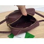 2025年7月7日入荷新作 Bottega Veneta  701915 Cassette  14x14x7  極品/正規品同様/人気/革/バッグ/AJ工場