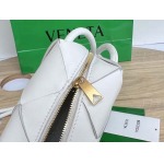 2025年7月7日入荷新作 Bottega Veneta  701915 Cassette  14x14x7  極品/正規品同様/人気/革/バッグ/AJ工場