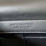 2025年7月7日入荷新作Bottega Veneta 24776778 Mini   11*22*5.5 cm 極品/正規品同様/人気/革/バッグ/AJ工場