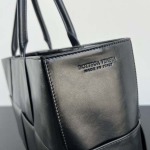 2025年7月7日入荷新作 Bottega Veneta Arco Tote 766969 ipad  :46*34*11  極品/正規品同様/人気/革/バッグ/AJ工場