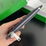 2025年7月7日入荷新作  Bottega Veneta 805827  Size12*7*0.5cm 極品/正規品同様/人気/革/バッグ/AJ工場