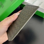 2025年7月7日入荷新作  Bottega Veneta 805827  Size12*7*0.5cm 極品/正規品同様/人気/革/バッグ/AJ工場