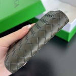 2025年7月7日入荷新作  Bottega Veneta796964   240  size10.2*8.2極品/正規品同様/人気/革/バッグ/AJ工場