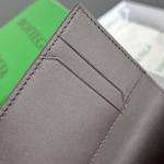 2025年7月7日入荷新作  Bottega Veneta 817398   13.3x9.5 極品/正規品同様/人気/革/バッグ/AJ工場