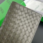 2025年7月7日入荷新作  Bottega Veneta 817398   13.3x9.5 極品/正規品同様/人気/革/バッグ/AJ工場