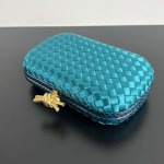 2025年7月7日入荷新作 Bottega Veneta Knot  717622  knot Logo  20x12x5.5 極品/正規品同様/人気/革/バッグ/AJ工場