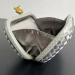 2025年7月7日入荷新作 Bottega Veneta Knot  717622  knot Logo  20x12x5.5 極品/正規品同様/人気/革/バッグ/AJ工場