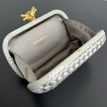 2025年7月7日入荷新作 Bottega Veneta Knot  717622  knot Logo  20x12x5.5 極品/正規品同様/人気/革/バッグ/AJ工場