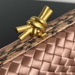 2025年7月7日入荷新作 Bottega Veneta Knot  717622  knot Logo  20x12x5.5 極品/正規品同様/人気/革/バッグ/AJ工場