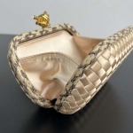 2025年7月7日入荷新作 Bottega Veneta Knot  717622  knot Logo  20x12x5.5 極品/正規品同様/人気/革/バッグ/AJ工場