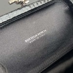 2025年7月7日入荷新作 Bottega Veneta Knot  717622  knot Logo  20x12x5.5 極品/正規品同様/人気/革/バッグ/AJ工場