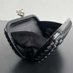 2025年7月7日入荷新作 Bottega Veneta Knot  717622  knot Logo  20x12x5.5 極品/正規品同様/人気/革/バッグ/AJ工場