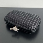 2025年7月7日入荷新作 Bottega Veneta Knot  717622  knot Logo  20x12x5.5 極品/正規品同様/人気/革/バッグ/AJ工場