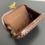 2025年7月7日入荷新作 Bottega Veneta Knot  717622  knot Logo  20x12x5.5 極品/正規品同様/人気/革/バッグ/AJ工場